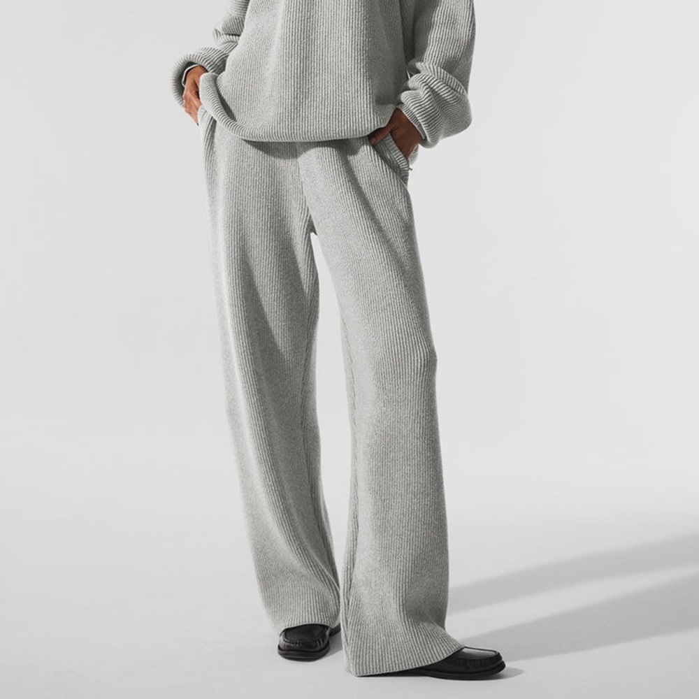 EUC Alo Yoga Domain Rib Knit Sweatpant in Athletic Heather Grey size SMALL